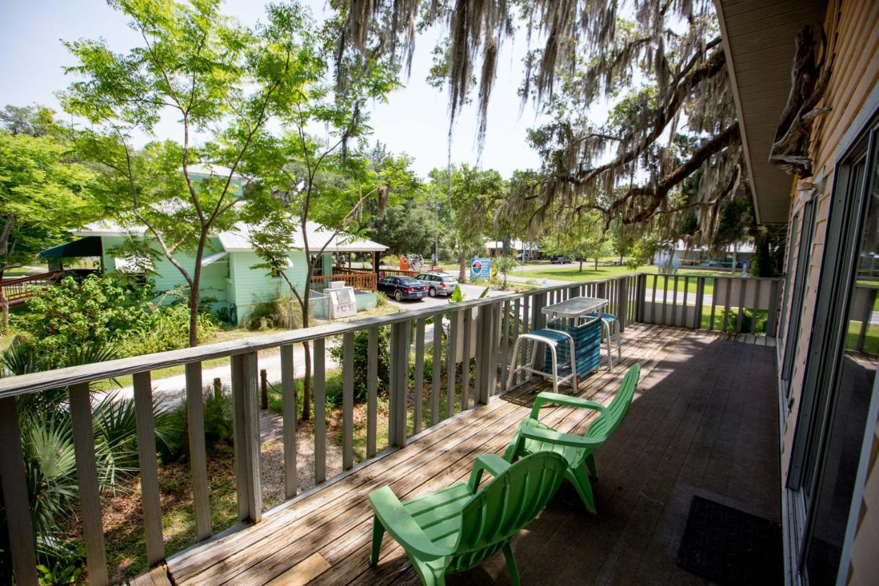 Riverfront Treetop Bungalow Homosassa Bagian luar foto